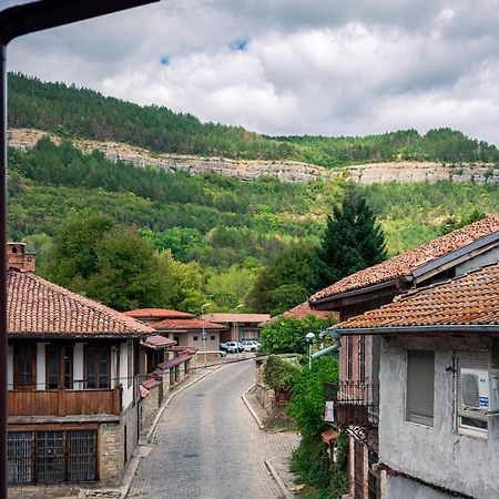 The Gallery Guest House - Garden And Garage Veliko Tarnovo Exterior photo