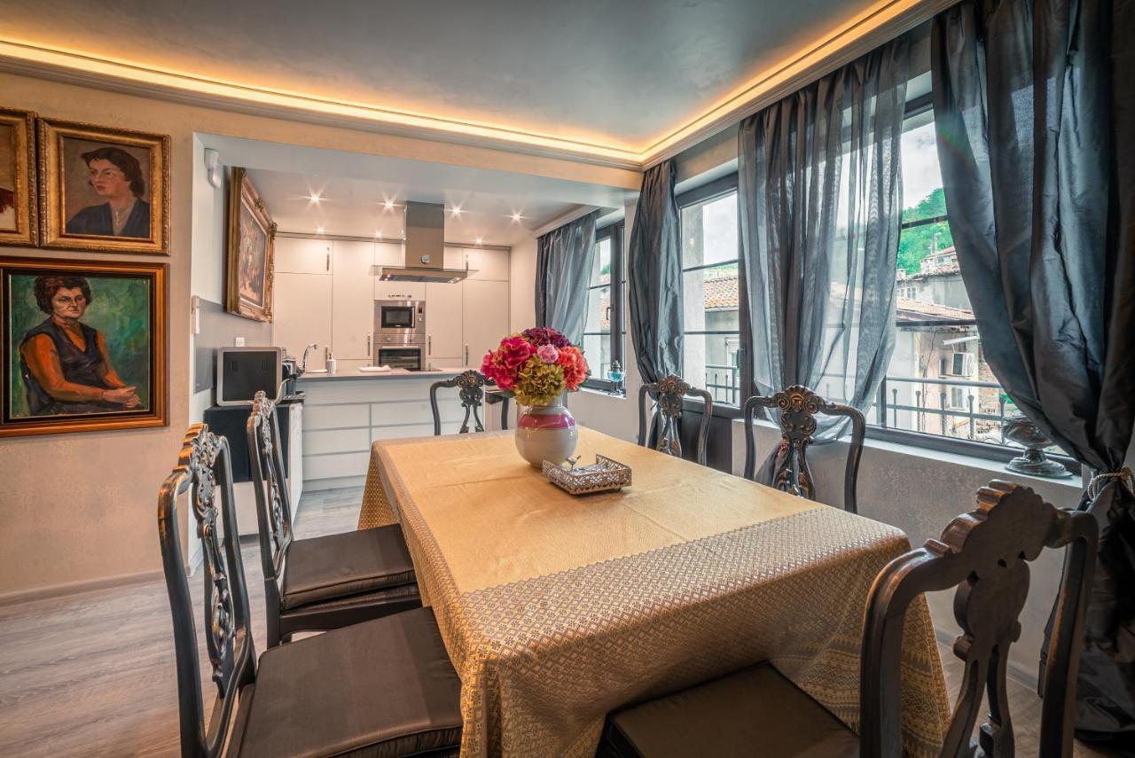 The Gallery Guest House - Garden And Garage Veliko Tarnovo Exterior photo