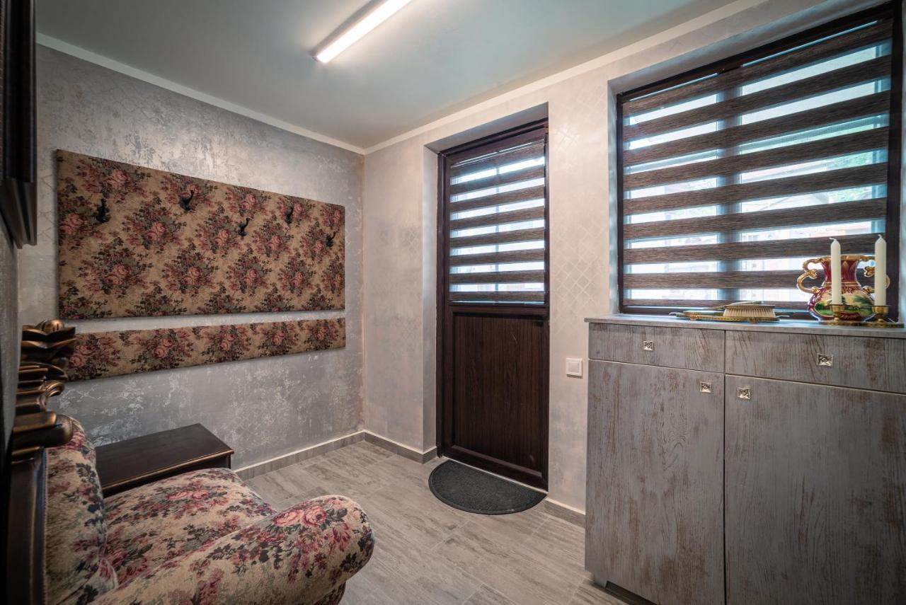 The Gallery Guest House - Garden And Garage Veliko Tarnovo Exterior photo